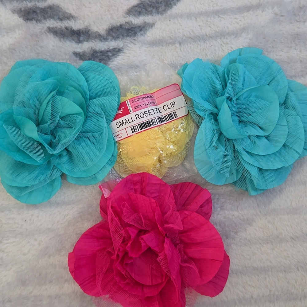 🏖 New Thirtyone 5 large rosette pin/hair clip - Yellow Is Smaller - Picture 5 of 6